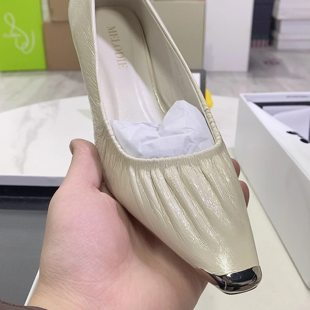 品牌女鞋，以直播间为准，尺码35