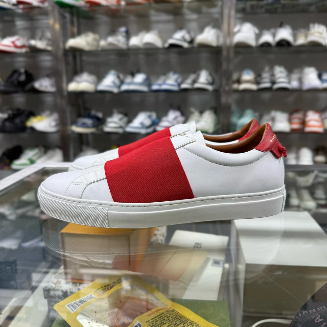 99新 Givenchy/纪梵希 红尾一脚蹬板鞋 尺码/41.5码 YH16493