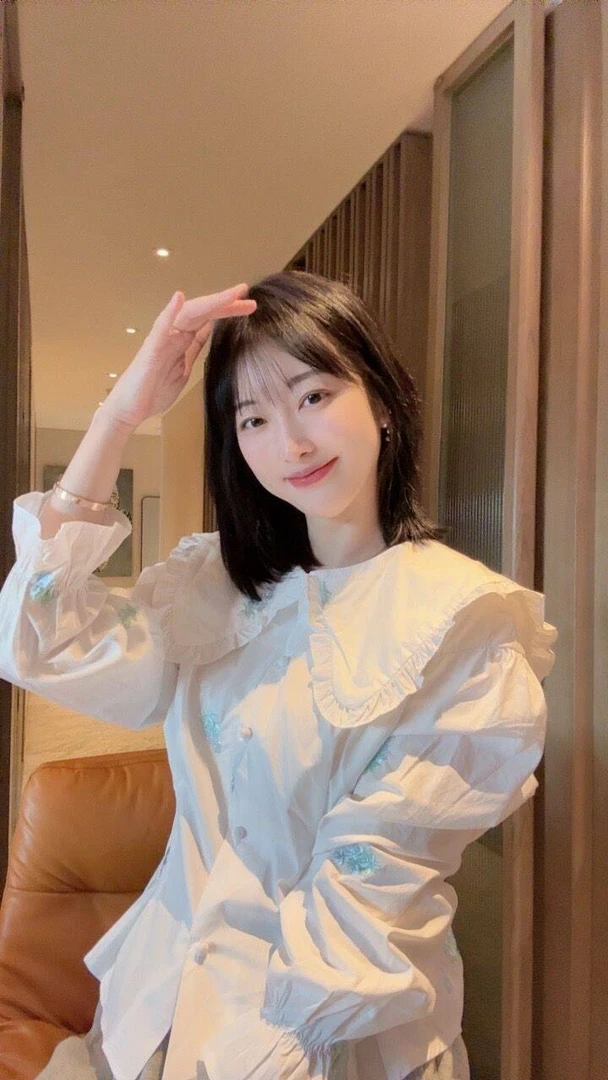 【张静芝】刺绣花朵娃娃领系带衬衫