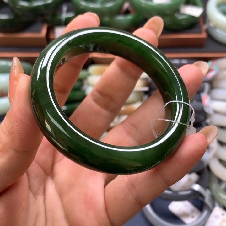 【闪购商品】未镶嵌手镯和田玉（碧玉）