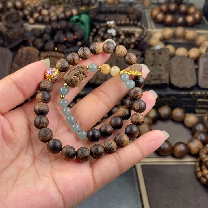 木彩****马越南芽庄白留疤