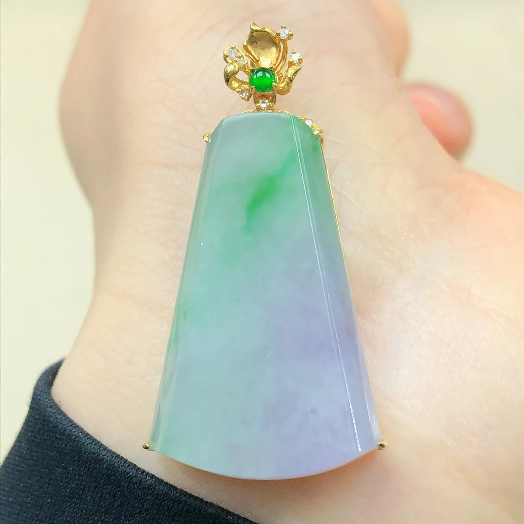 18k金镶嵌a货翡翠玉冰种春彩阳绿紫罗兰平安无事牌梯形方牌吊坠77