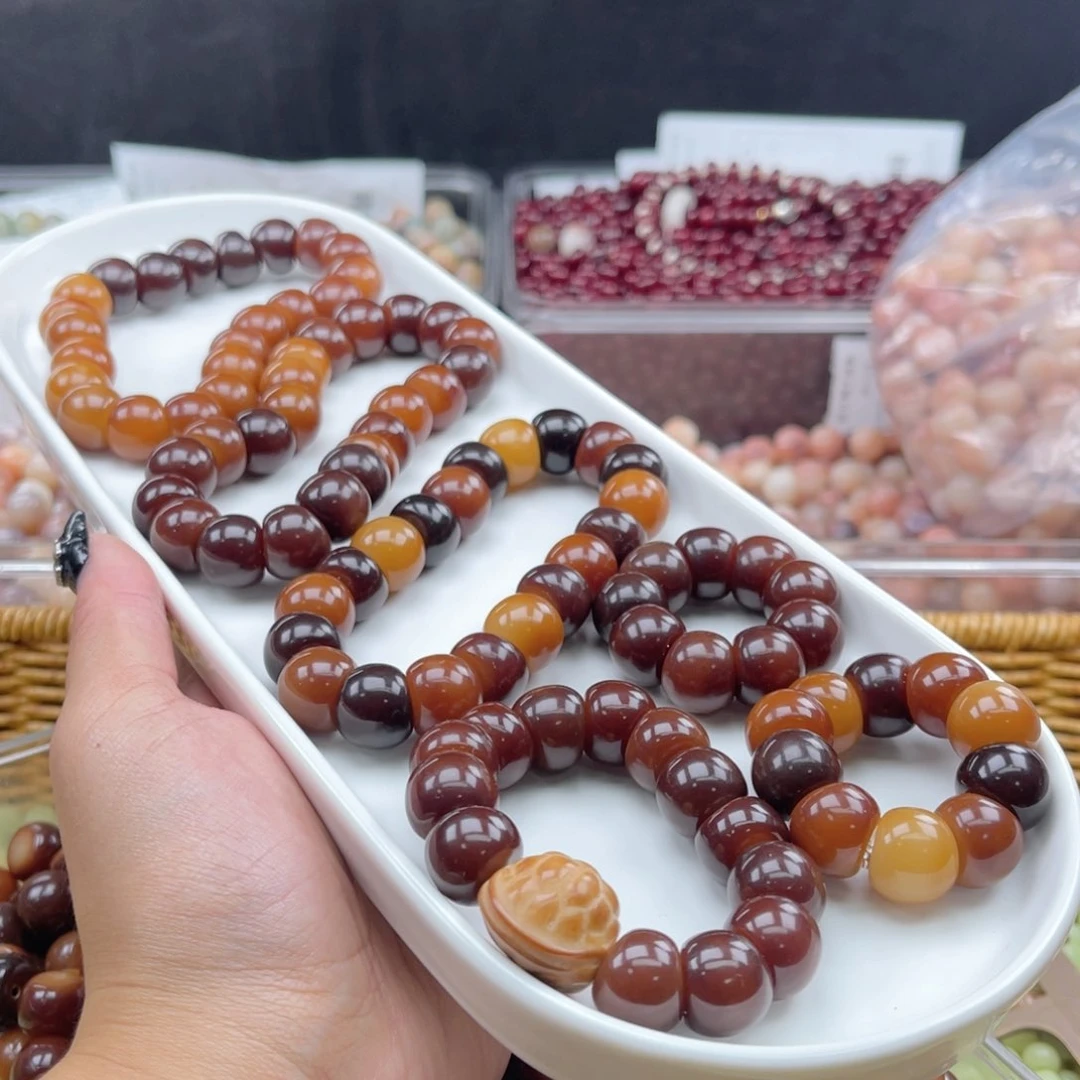 白玉菩提吊坠q14mm22颗。玻璃底 蒜瓣