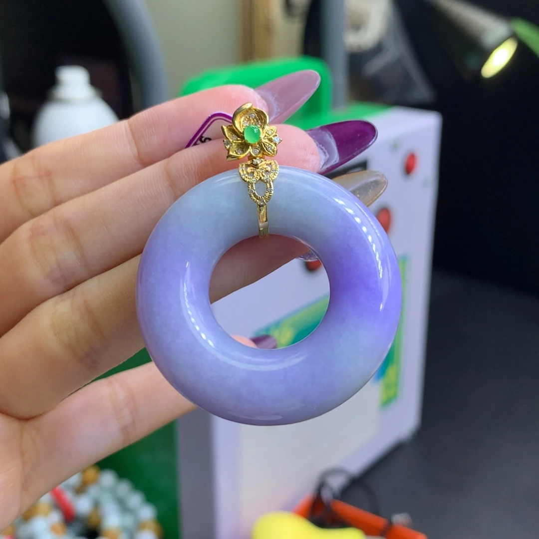 翡翠18K金镶嵌颈饰