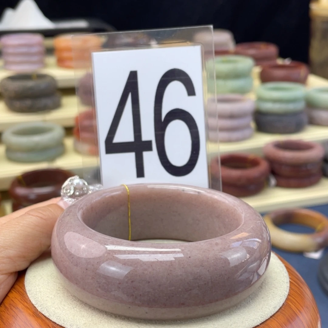 【闪购商品】石英质玉手镯未镶嵌