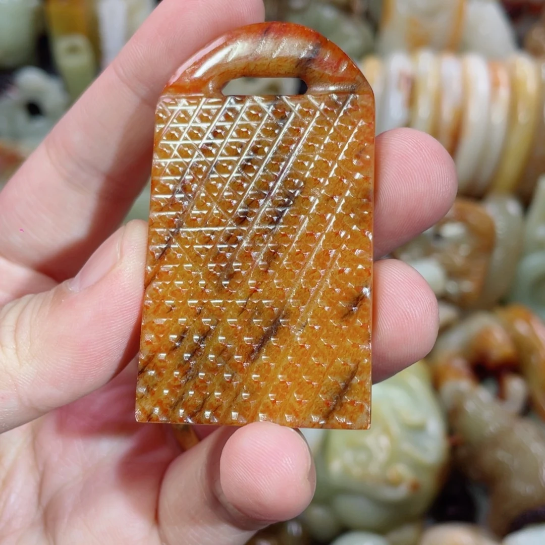 和田玉未镶嵌把件