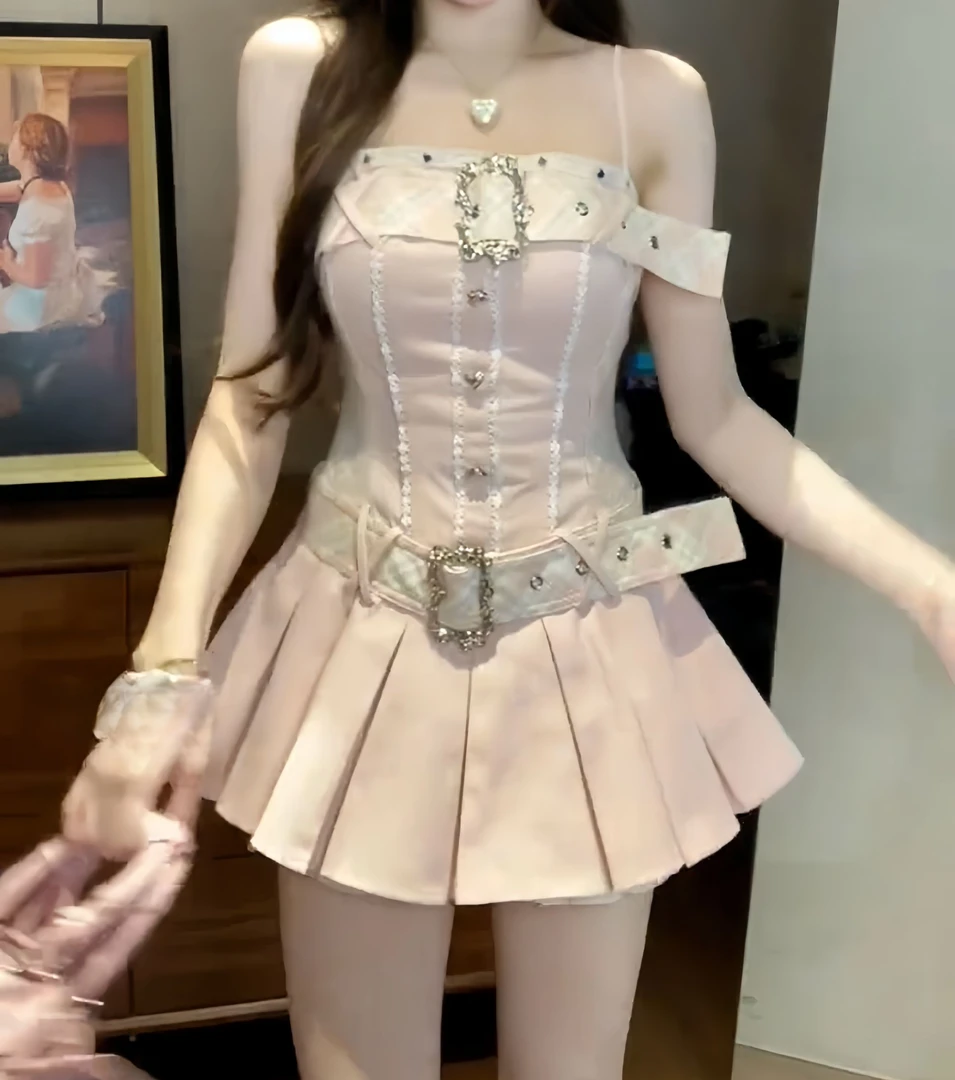 甜酷芭比 夏季新款纯欲甜美可爱小众设计吊带温婉大方短裙连衣裙