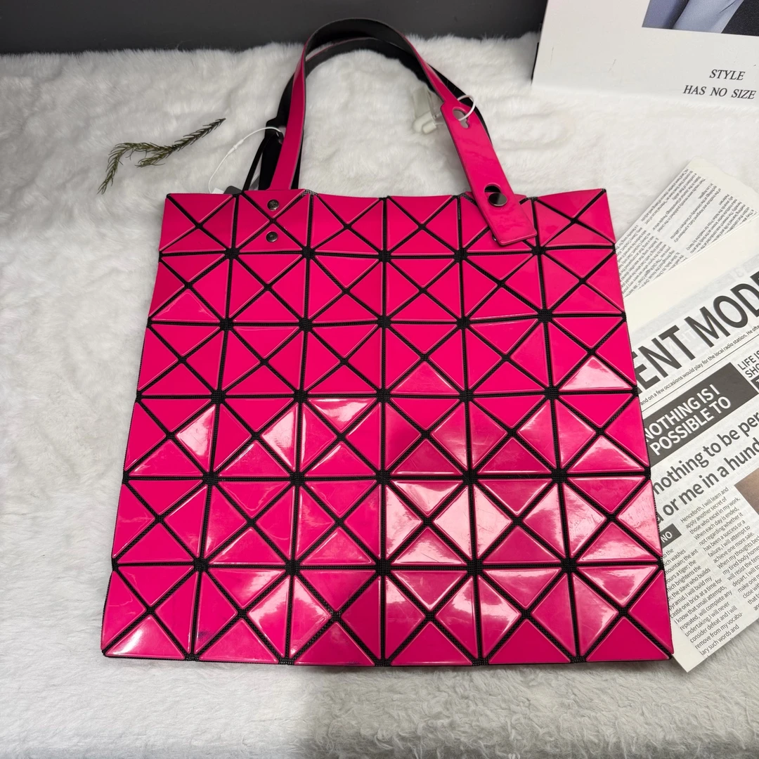 99新 Issey Miyake/三宅一生 玫红色六格托特包手提包 80853