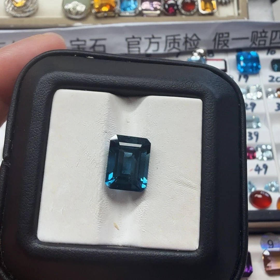 托帕石裸石福利款精美，伦敦蓝天花板级别卡12×卡9毫米