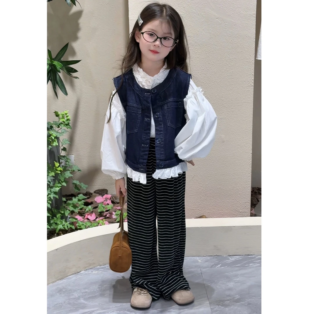 童装高级秋季套装2025新款时髦设计感花边衬衣牛仔马甲条纹裤套装
