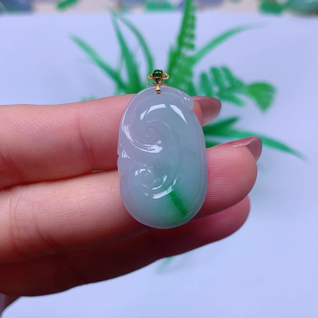 缅甸天然A货翡翠，飘绿如意 编号163/214尺寸27.7-17-5.2