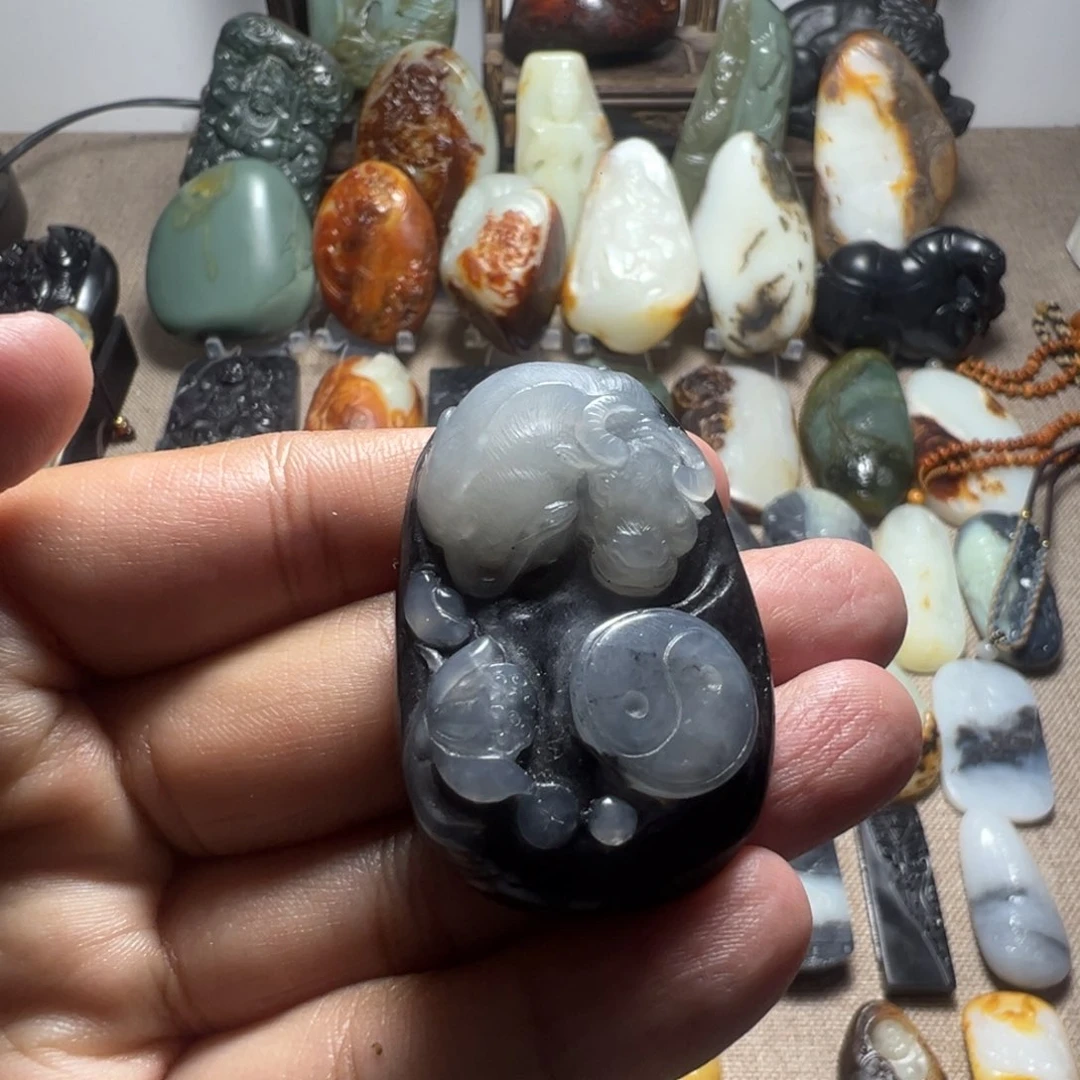 和田玉未镶嵌挂件扭转乾坤