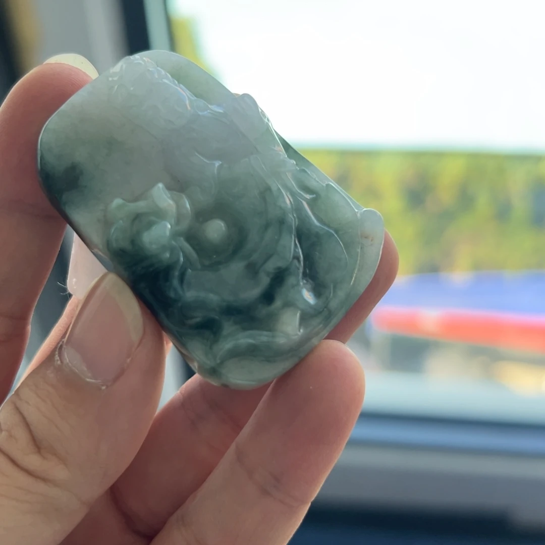 翡翠未镶嵌颈饰观音