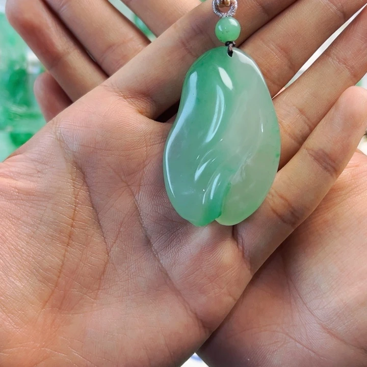 石英质玉吊坠(不含链)未镶嵌明****g