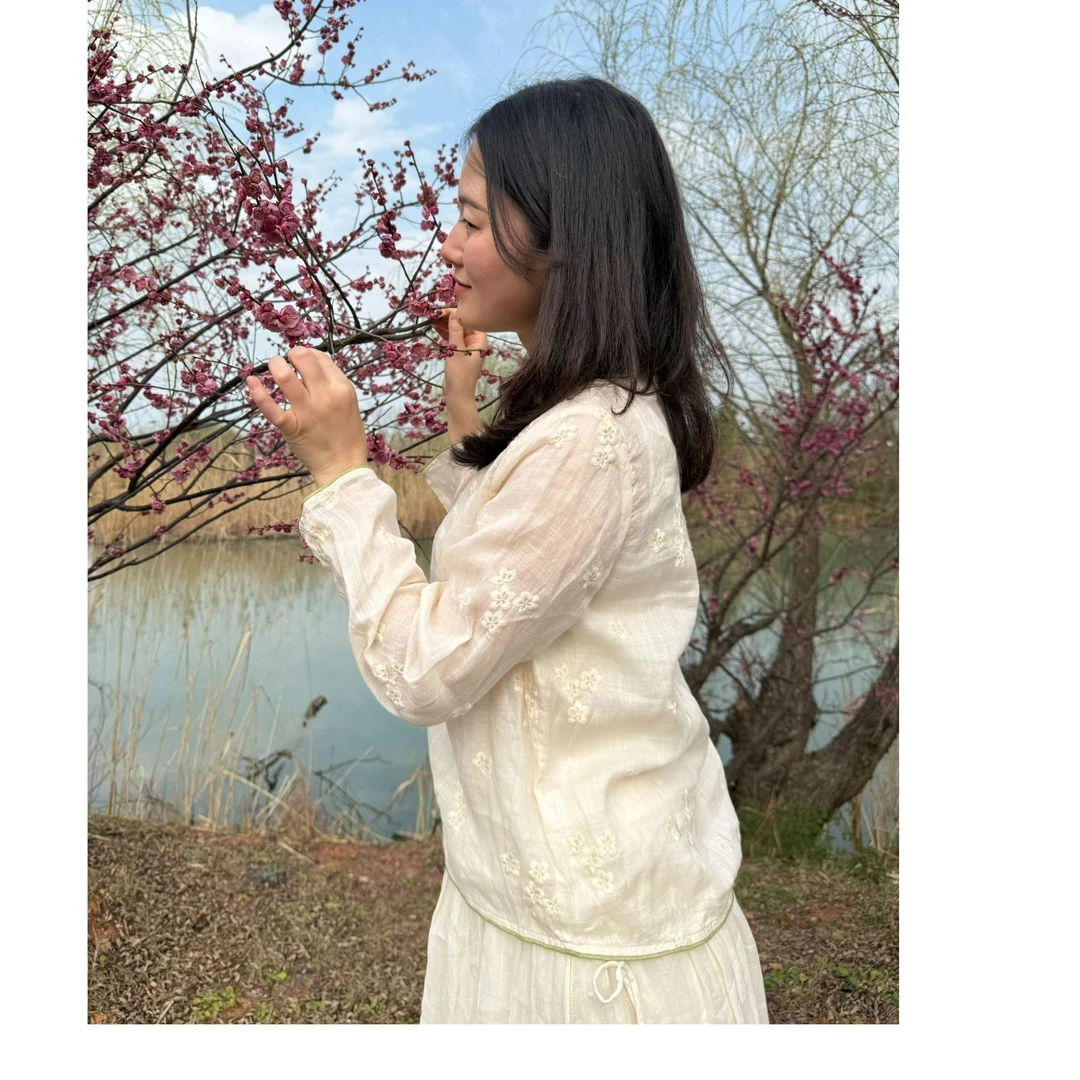 2025纯苎麻重工刺绣小花旗袍领相色盘扣上衣