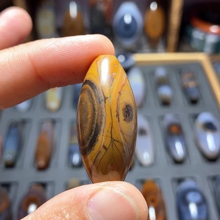 玛瑙/玉髓未镶嵌珠宝半成品伙*