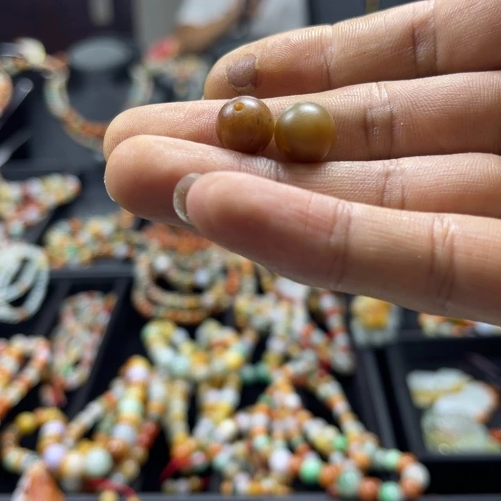新***懂翡翠未镶嵌颈饰珠子