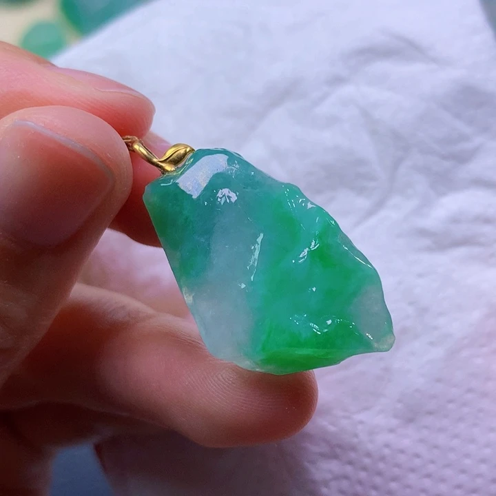 翡翠未镶嵌吊坠(不含链)