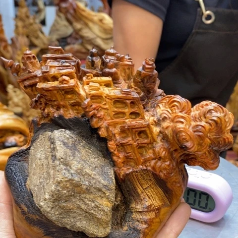 柏木老*…太行崖柏根雕