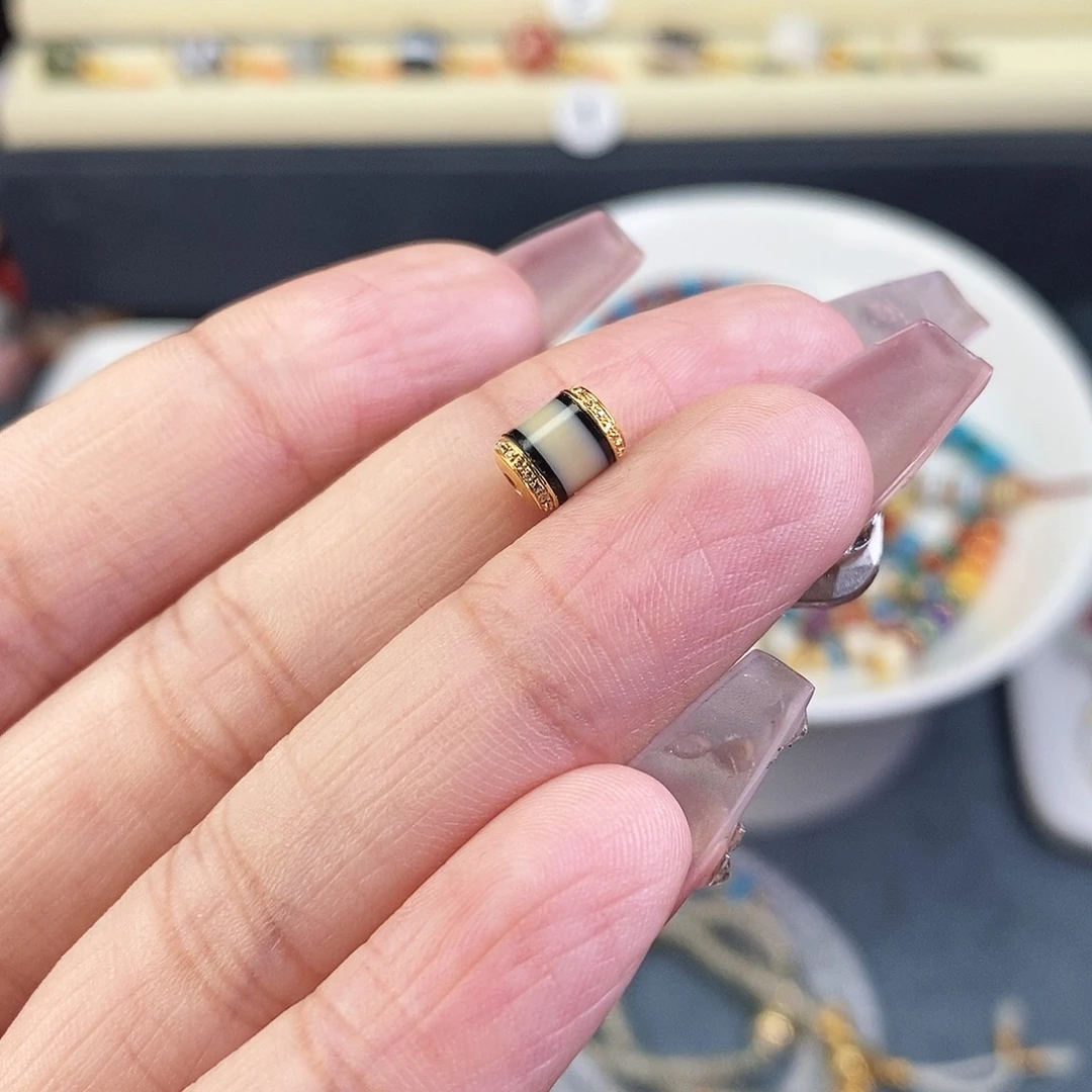 玛瑙/玉髓18K金镶嵌颈饰5.6x7.2