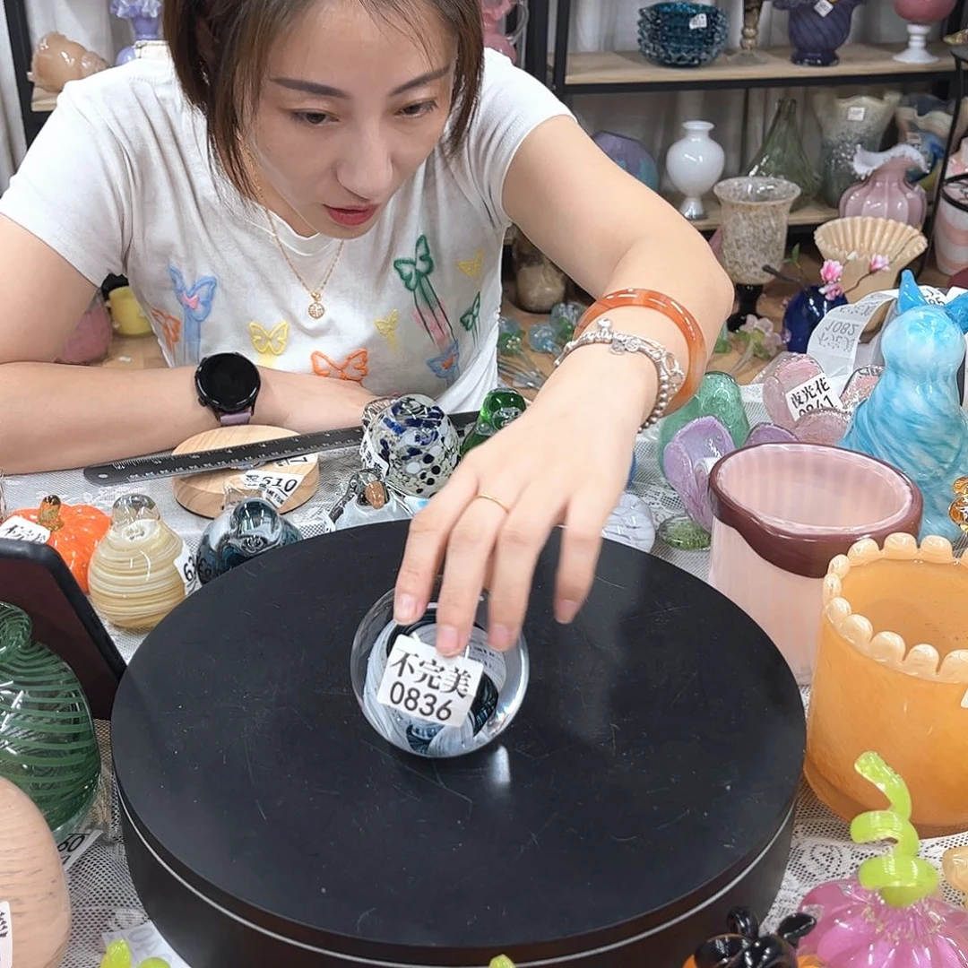 家悦琉璃花瓶摆件不完美
