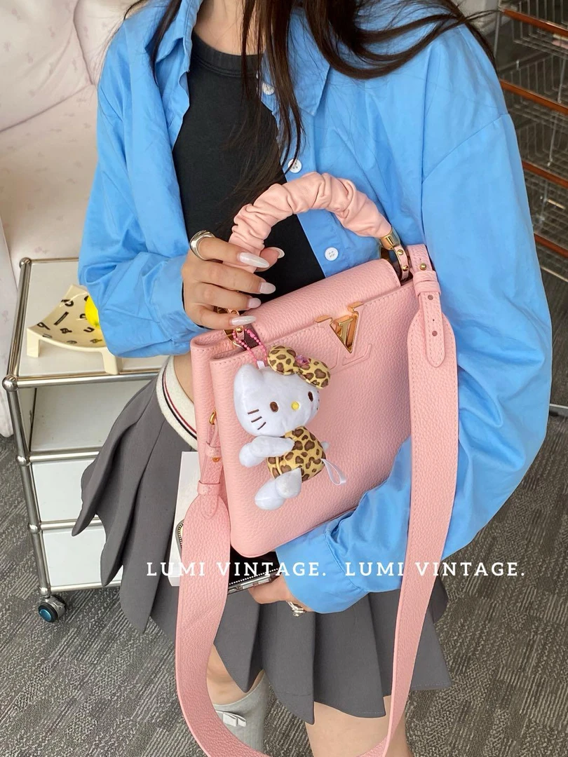 95新 LouisVuitton/路易威登 荔枝牛皮粉色cap中号单肩包72488313