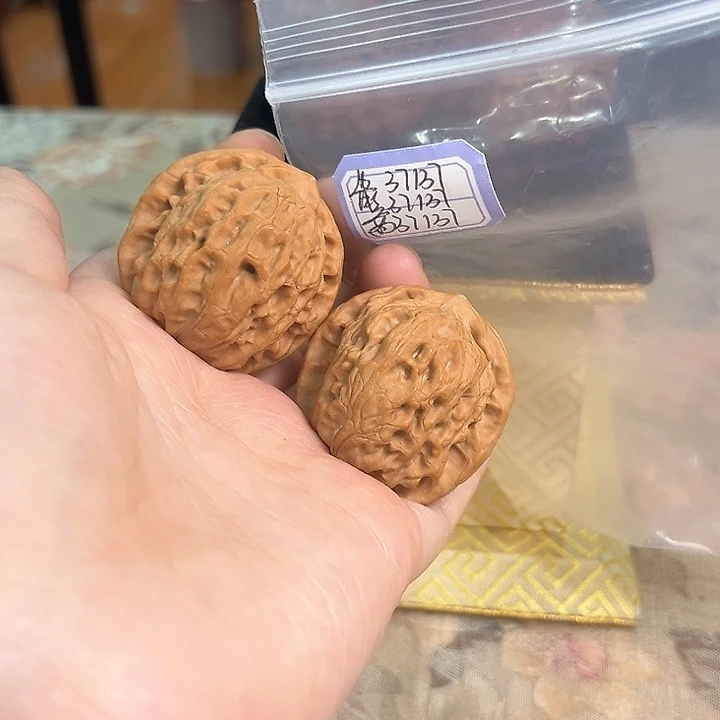 文玩核桃把件非嫁接北京