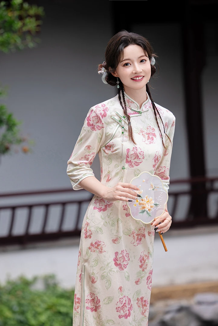 0029 米色 丝绒 红花 旗袍