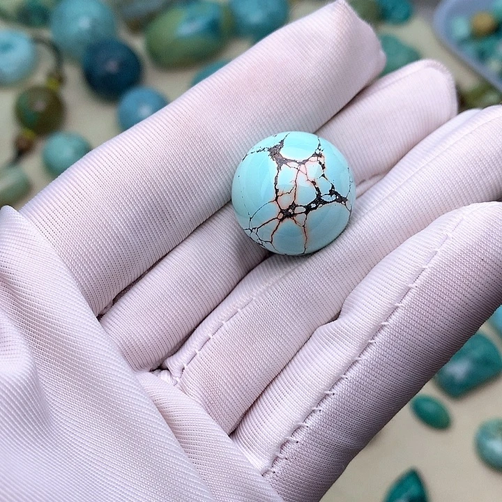 绿松石未镶嵌珠宝奇石