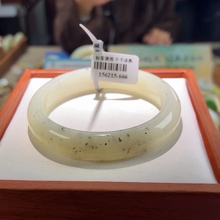 和田玉未镶嵌手镯55