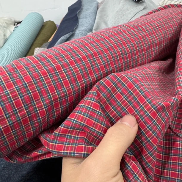 44  色织小格子裙子面料3米价