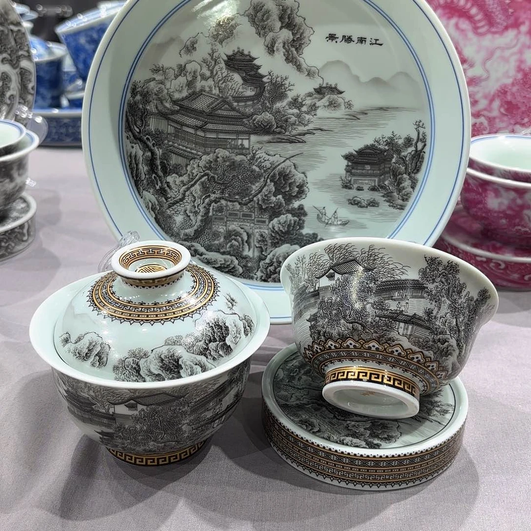 瓷片景德镇瓷器精品陈列