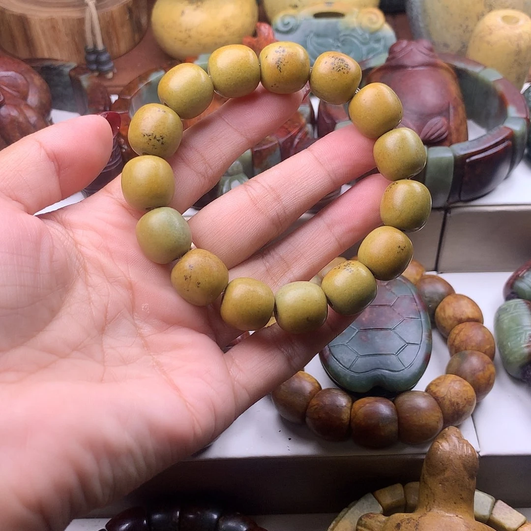 黄***岫岩河磨玉（透闪石质玉）未镶嵌手链