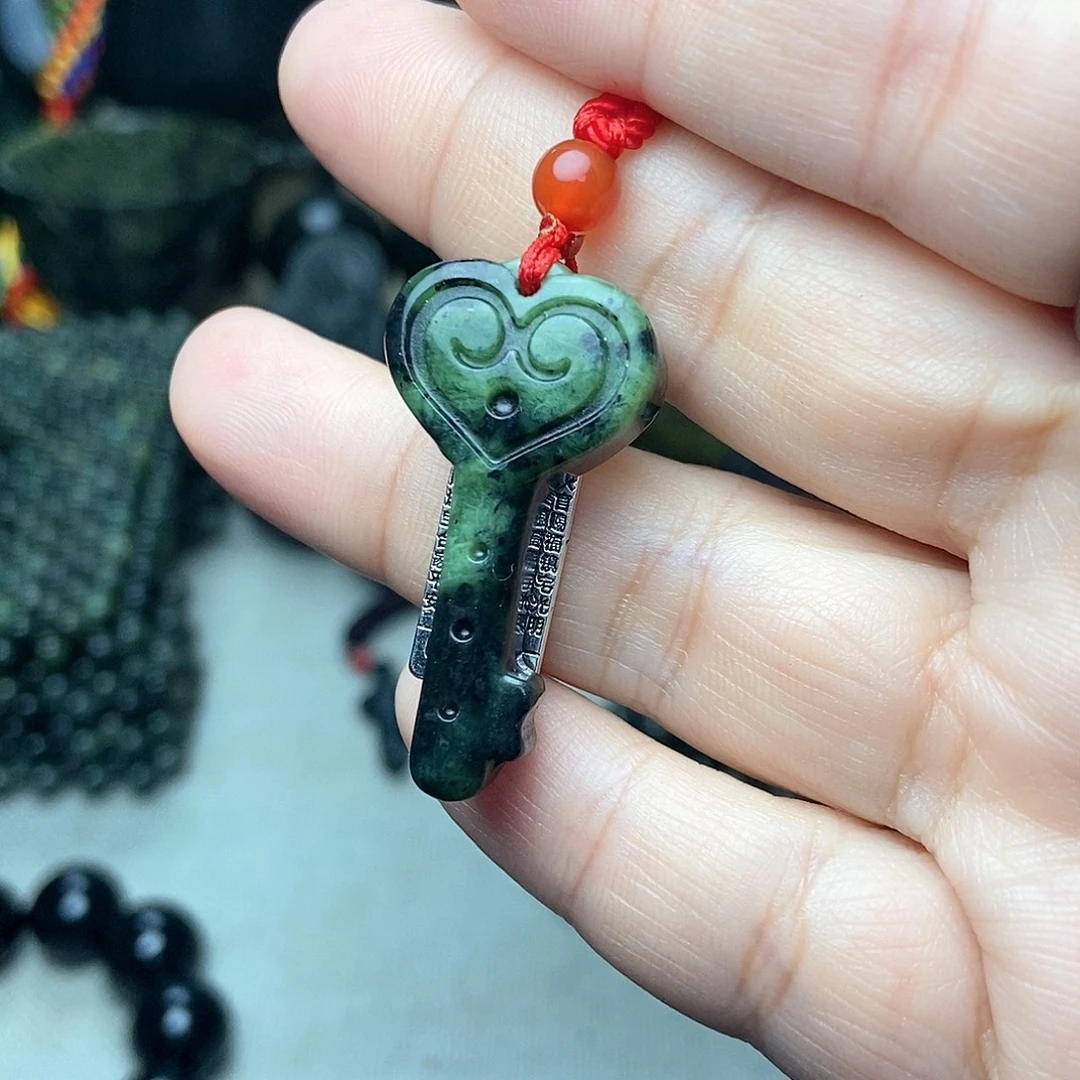 蛇纹石玉未镶嵌颈饰开zhi匙（光）