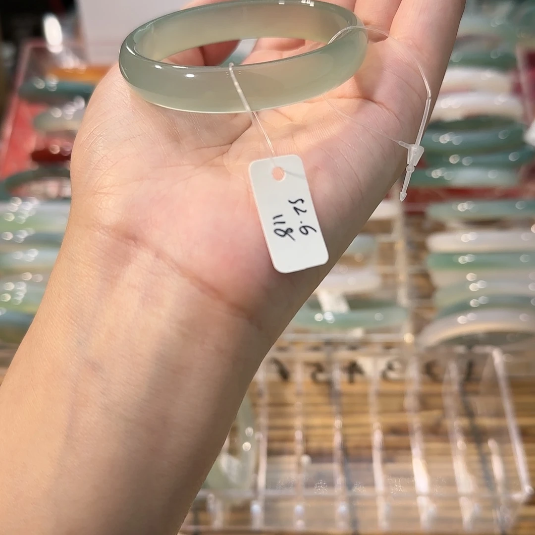 玛瑙/玉髓手镯未镶嵌圈口52.6