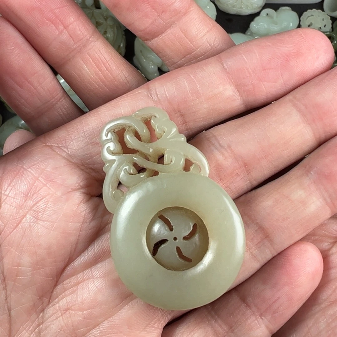 和田玉未镶嵌吊坠(不含链)