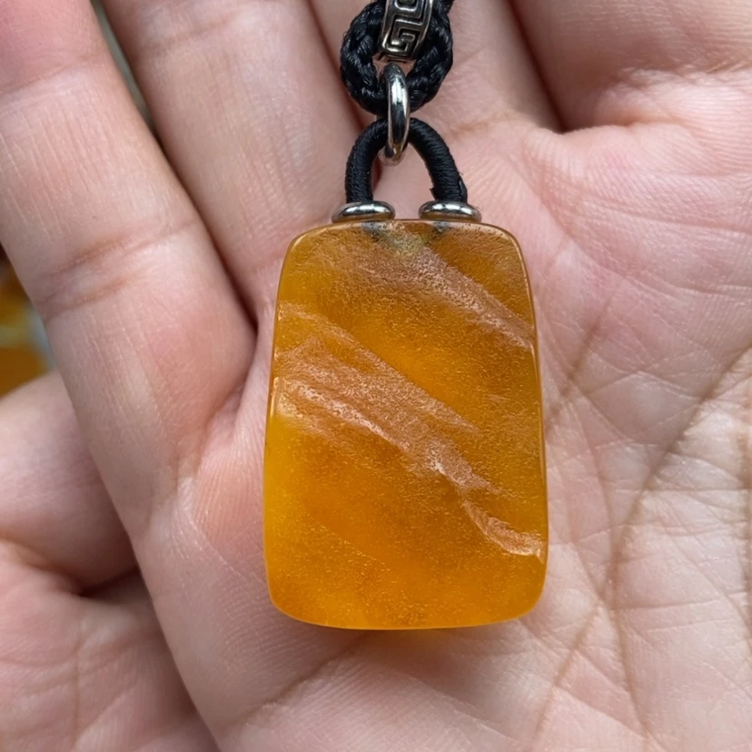 【闪购商品】琥珀颈饰未镶嵌