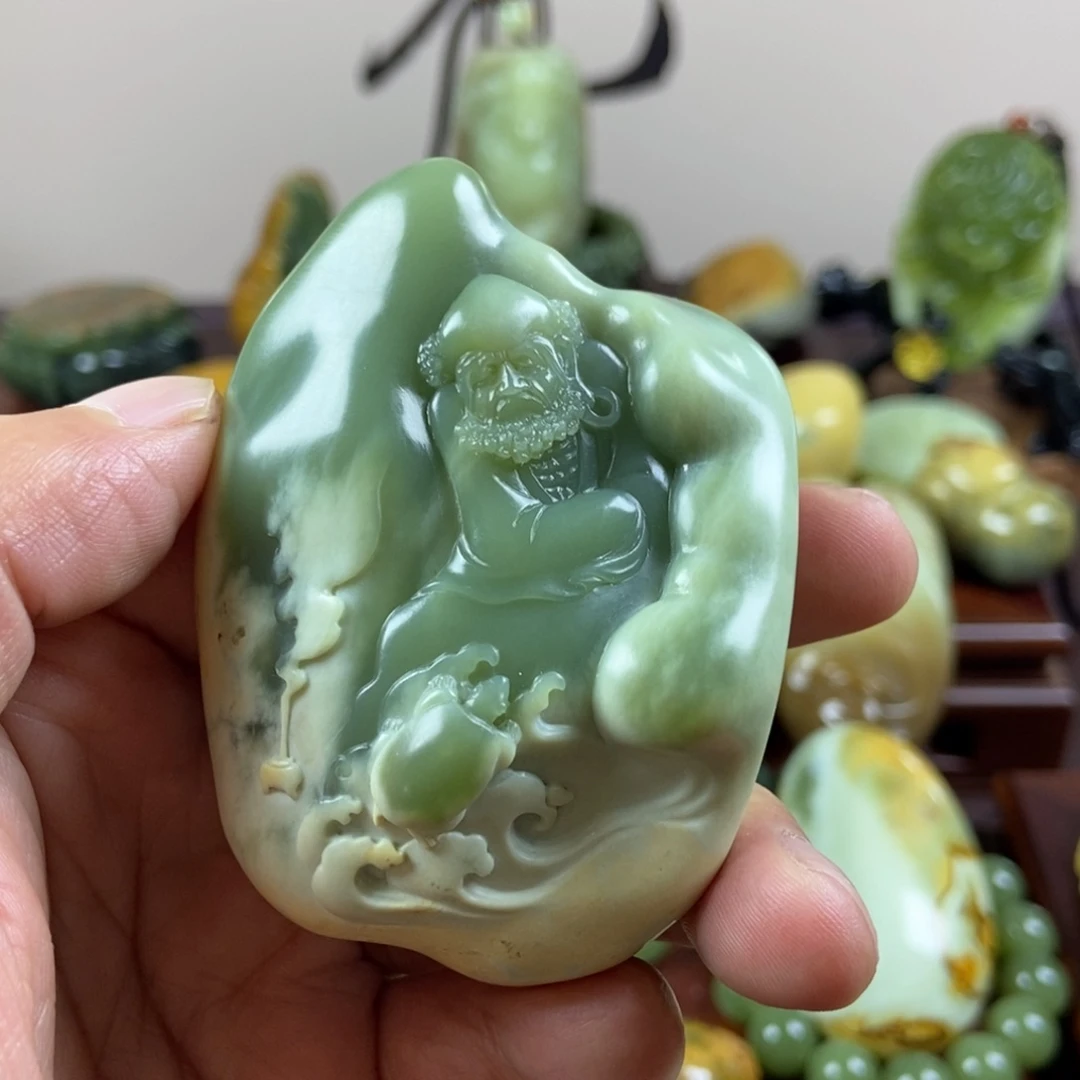 西***茄岫岩河磨玉（透闪石质玉）未镶嵌珠宝奇石
