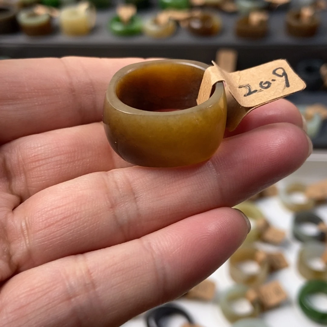 和田玉未镶嵌戒指