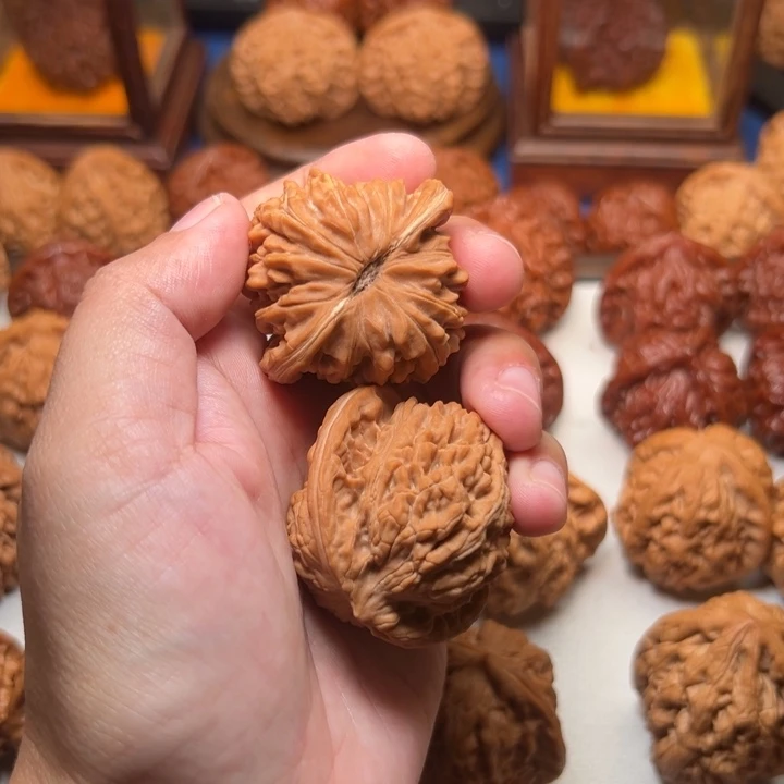 吊坠桃核热***丶好好好好好好