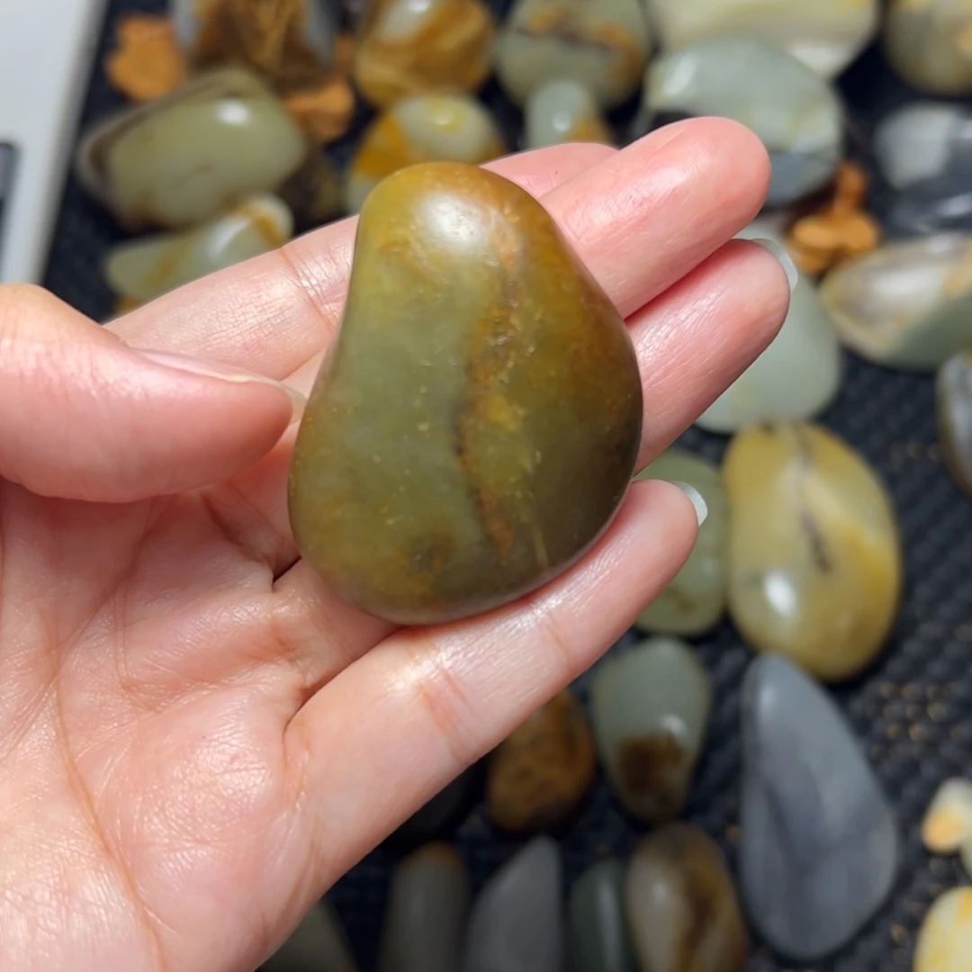 和田玉未镶嵌把件A43