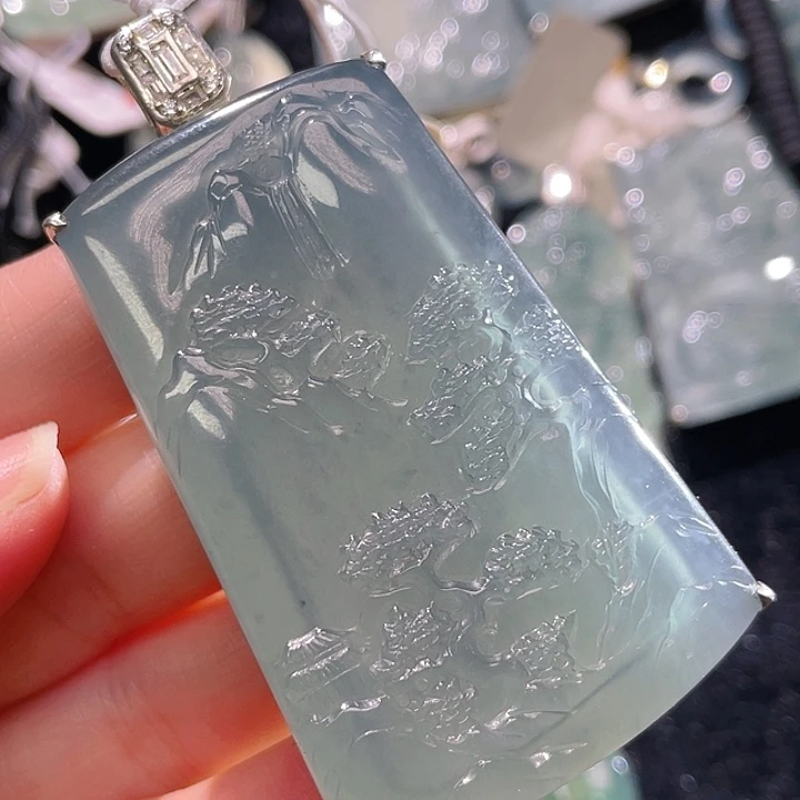 翡翠颈饰银S925镶嵌凯*哥64，