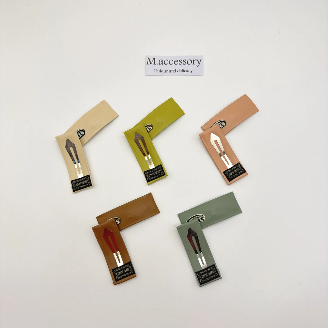 Mi33 韩版饰品 字母彩色BB夹边夹 J061152