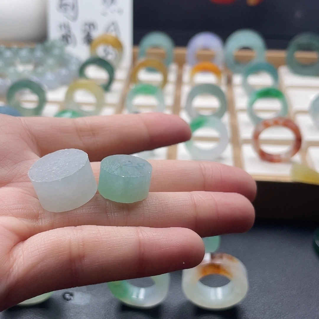 小****定制翡翠未镶嵌翡翠