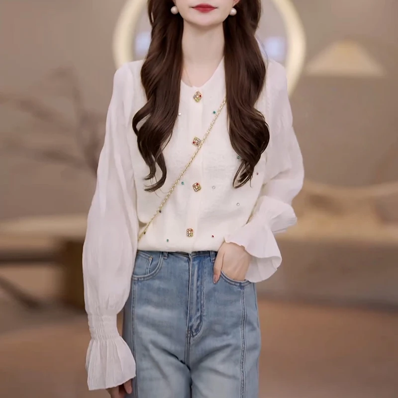 2025秋季新款圆领蕾丝拼接长袖针织衫女士时尚潮流百搭设计感衣服