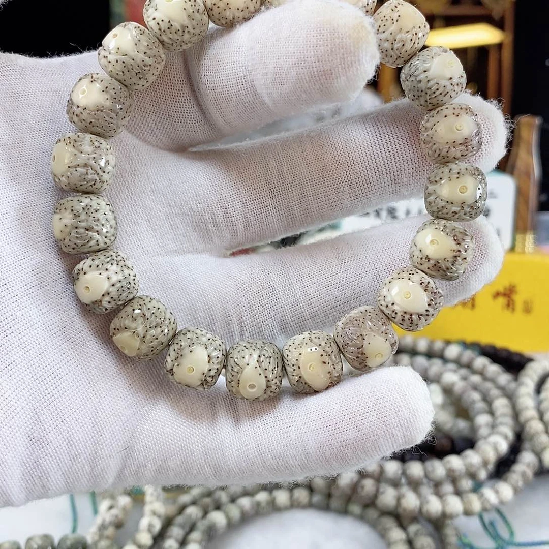 星月菩提手串按***.星月菩提雕刻手串