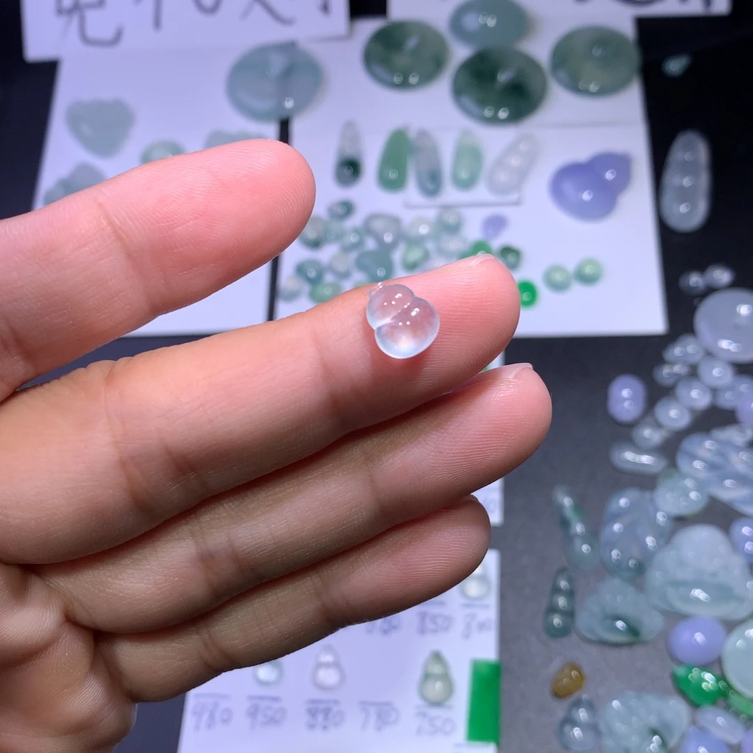 翡翠未镶嵌颈饰高冰葫芦