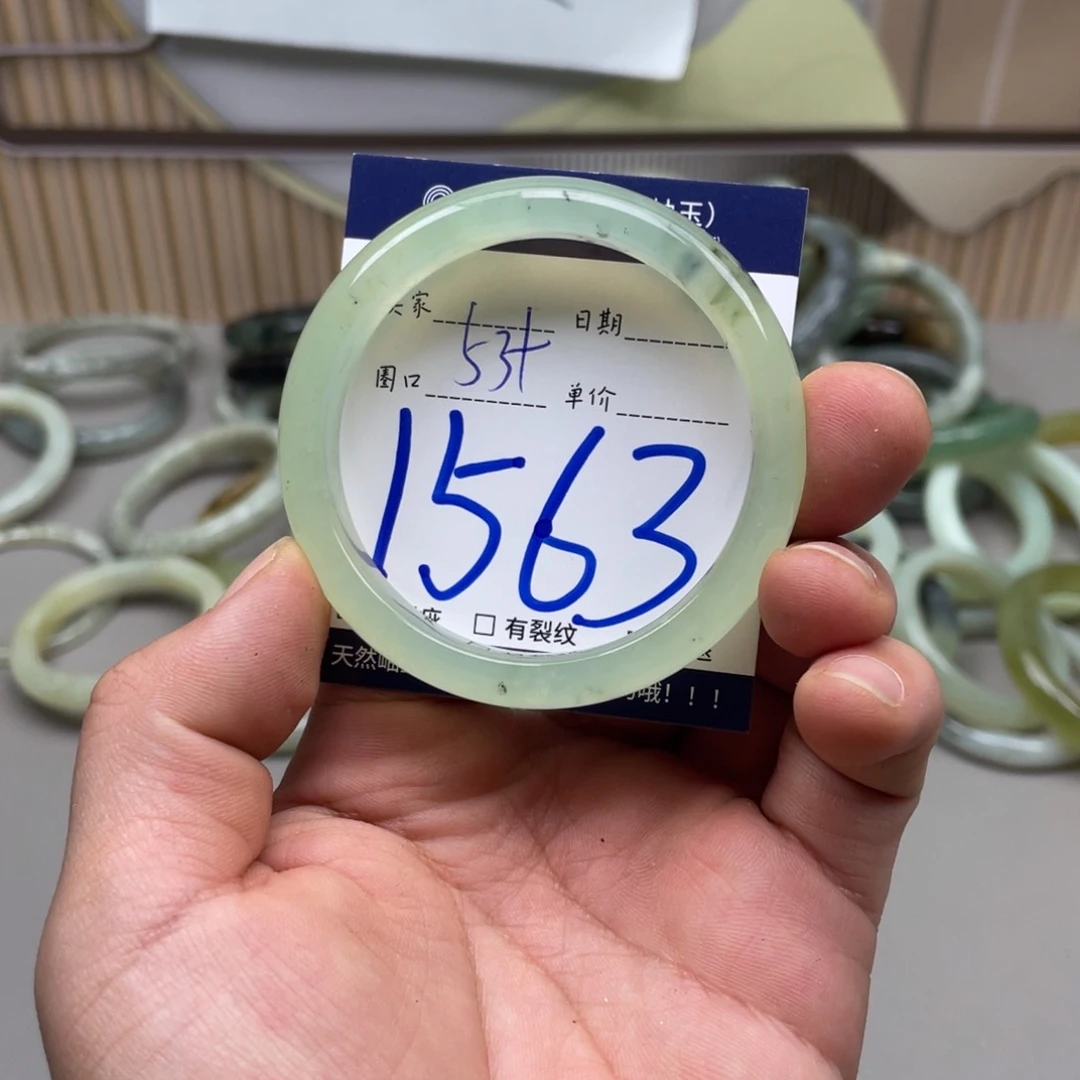 岫玉手镯手镯未镶嵌
