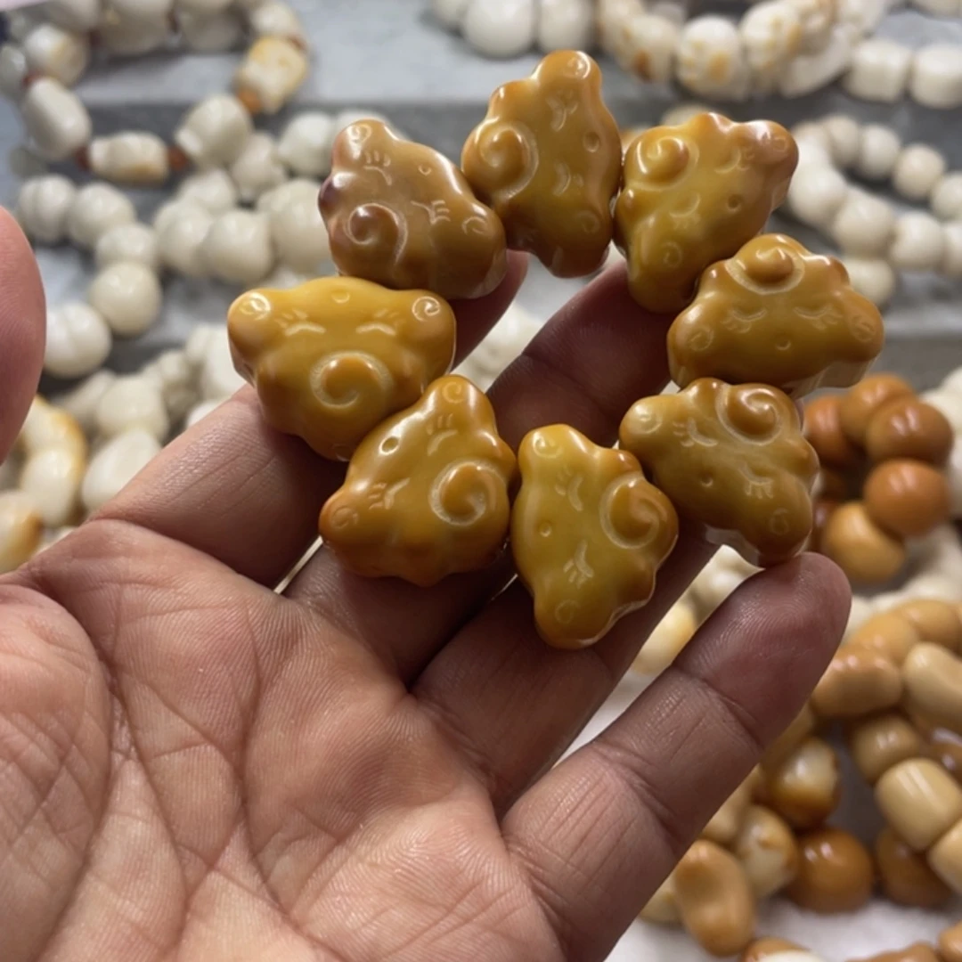 吊坠菩提根/象牙果微瑕象牙果云朵手捻卡28