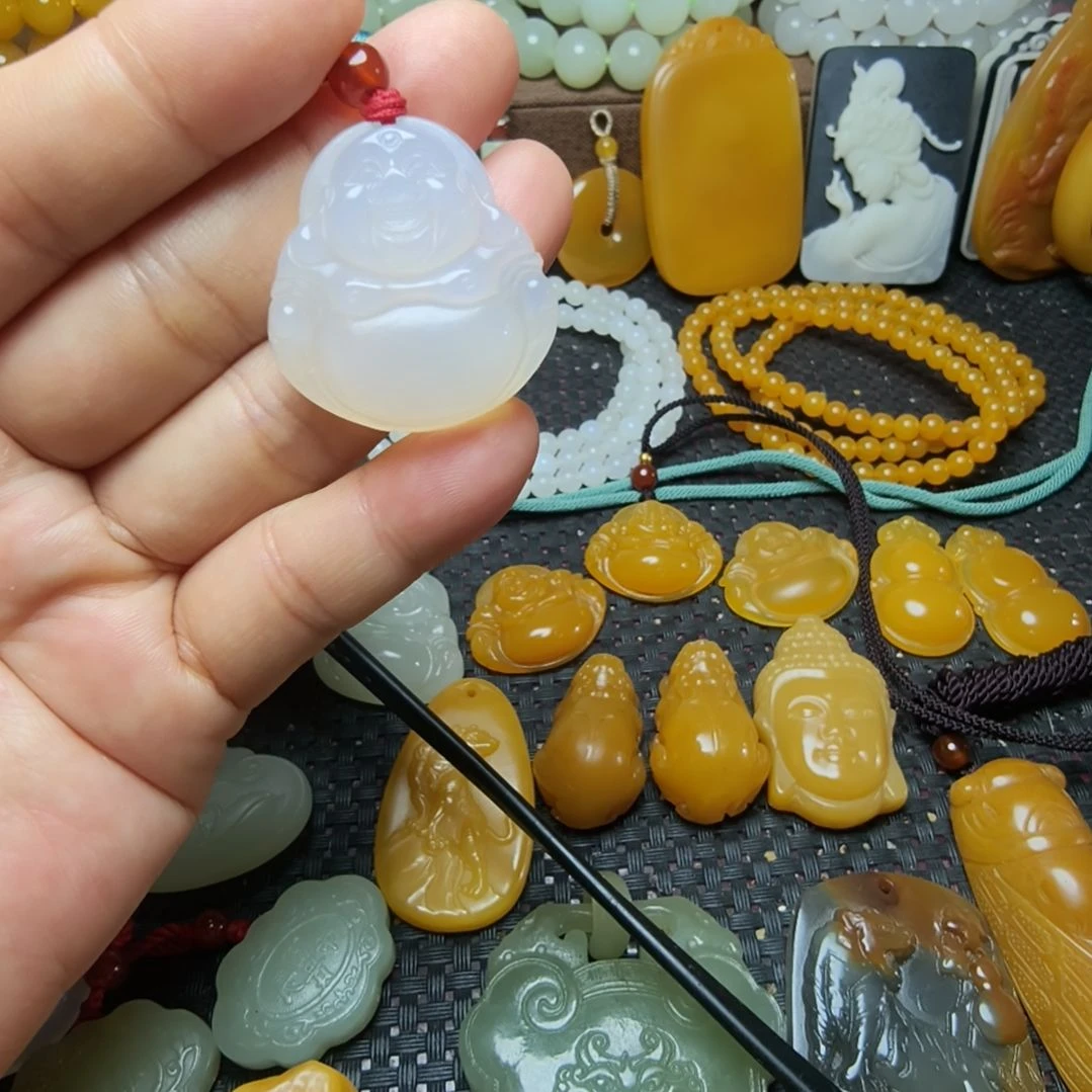 未镶嵌翡翠手饰玉佛